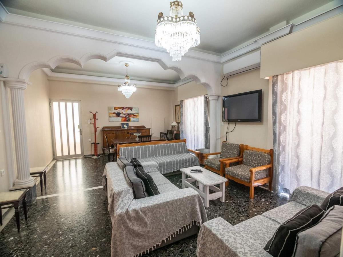 Apartment Mitropoli's *